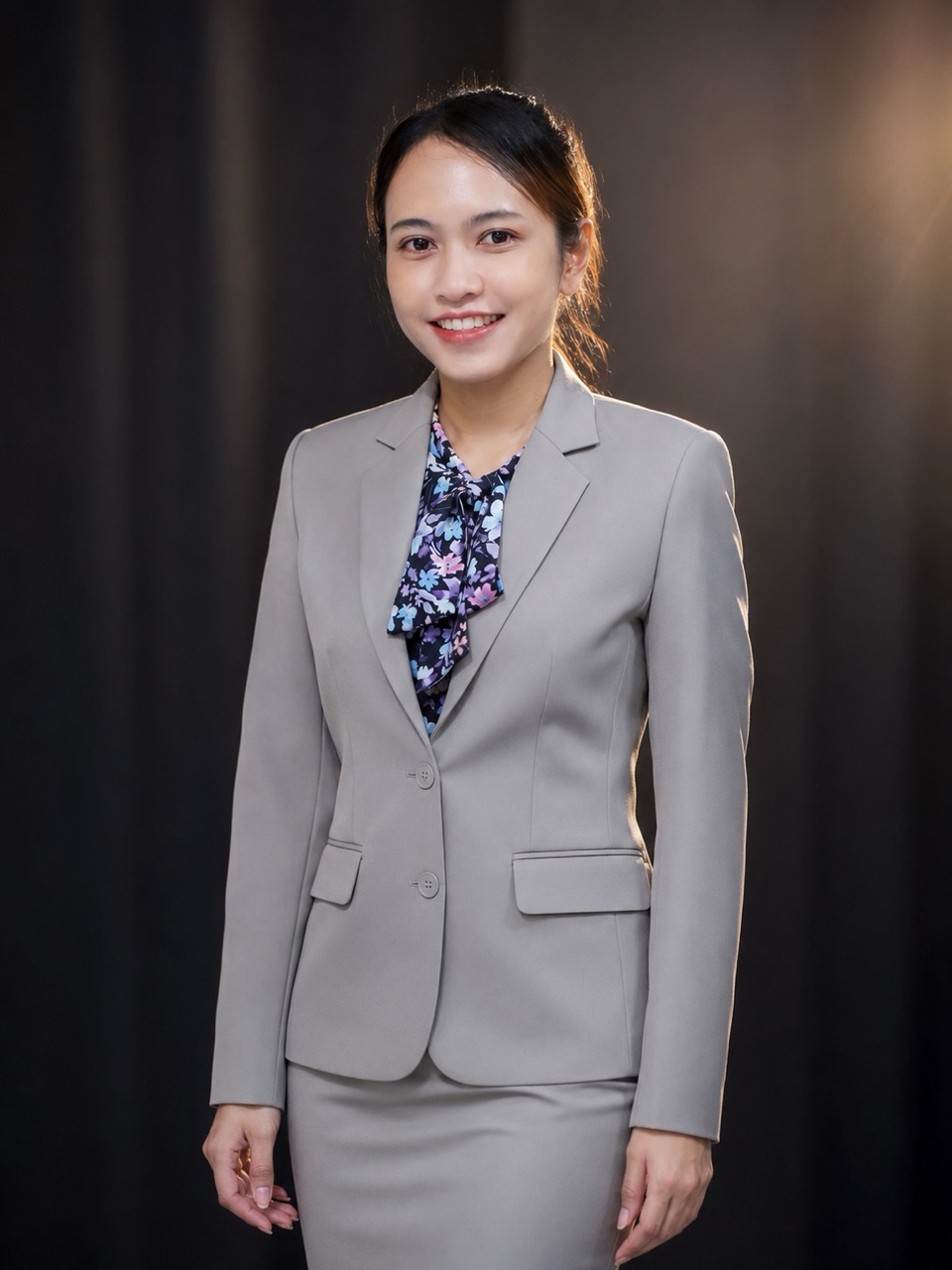 นางชนิดา สวัสดิ์พาณิชย์